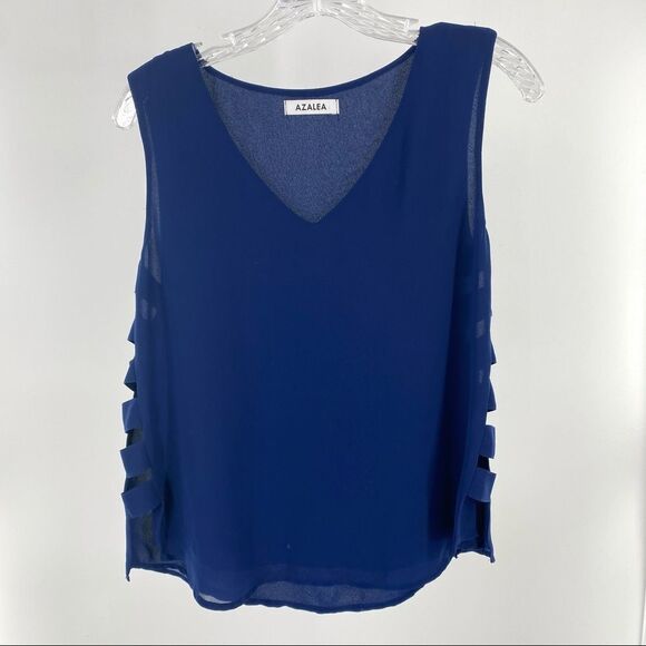 Sleeveless Top - Picture 1 of 8
